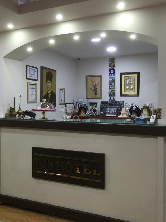 Tj'S Hotel 埃杰阿巴德 外观 照片