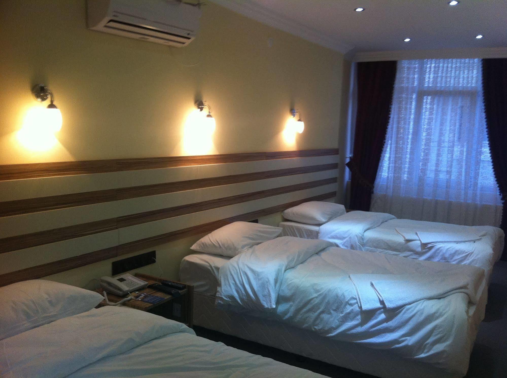 Tj'S Hotel 埃杰阿巴德 外观 照片